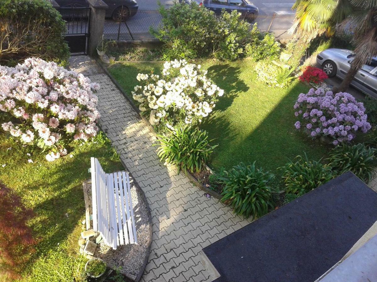 Les Floralies Apartment Pau Bagian luar foto